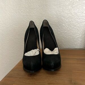 Guess pumps, size 6, black